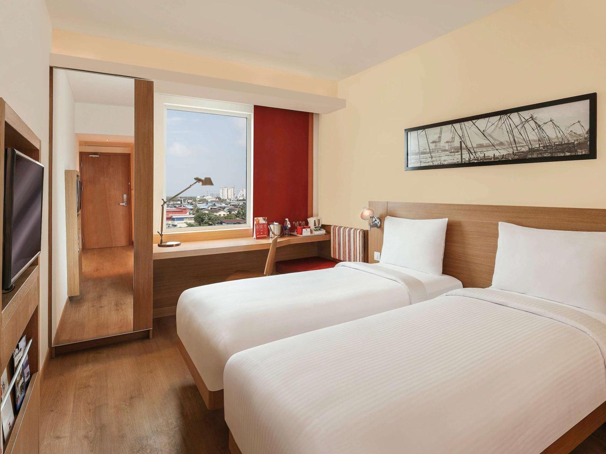 Ibis Kochi City Centre - An Accor Brand Bagian luar foto
